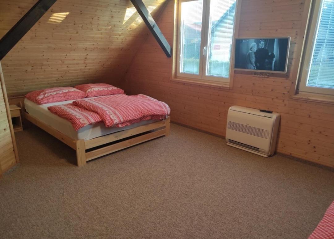 Apartmanova Chata Secanda S Bazenem, U Secske Prehrady Екстер'єр фото